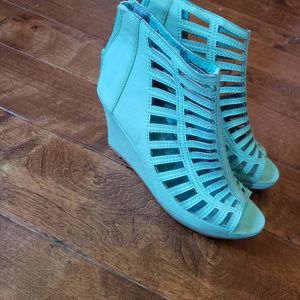 Size 7 caged heels